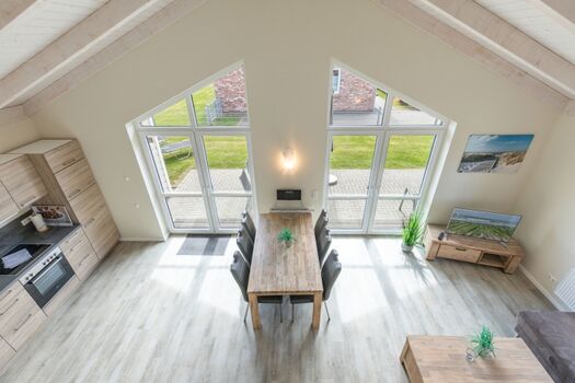 Oben Sicht auf den Wohnbereich