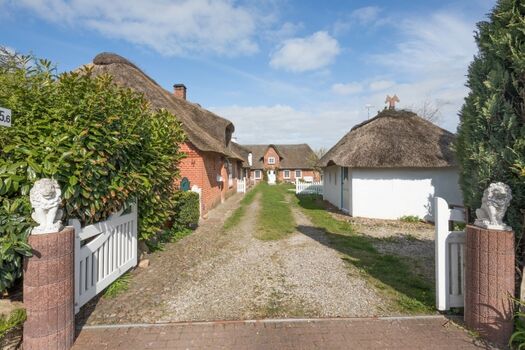 Ferienhaus unter Reet in ruhiger Lage