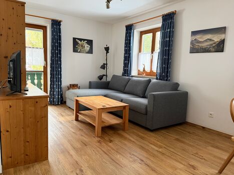 Wohnzimmer mit Ecksofa