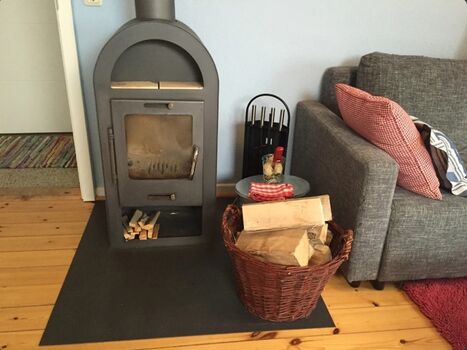 Wohnzimmer mit Kaminofen