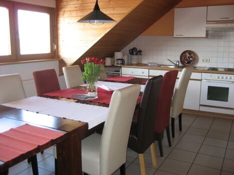 Küche mit Essbereich