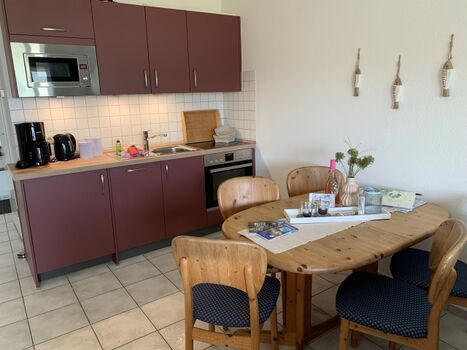 Küche und Essbereich.