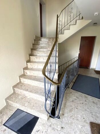 Treppenhaus, unsere Wohnung liegt im EG 