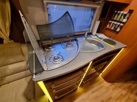 3 flammiger Gasherd, Backofen