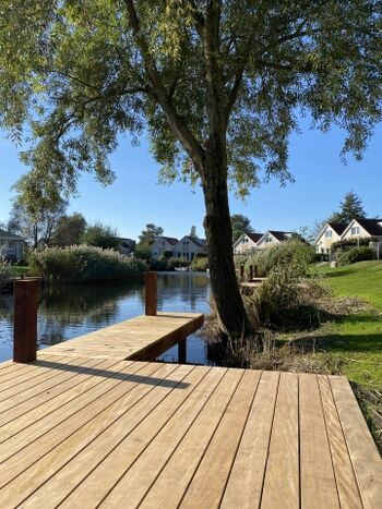 Privatsteg direkt an der Gracht