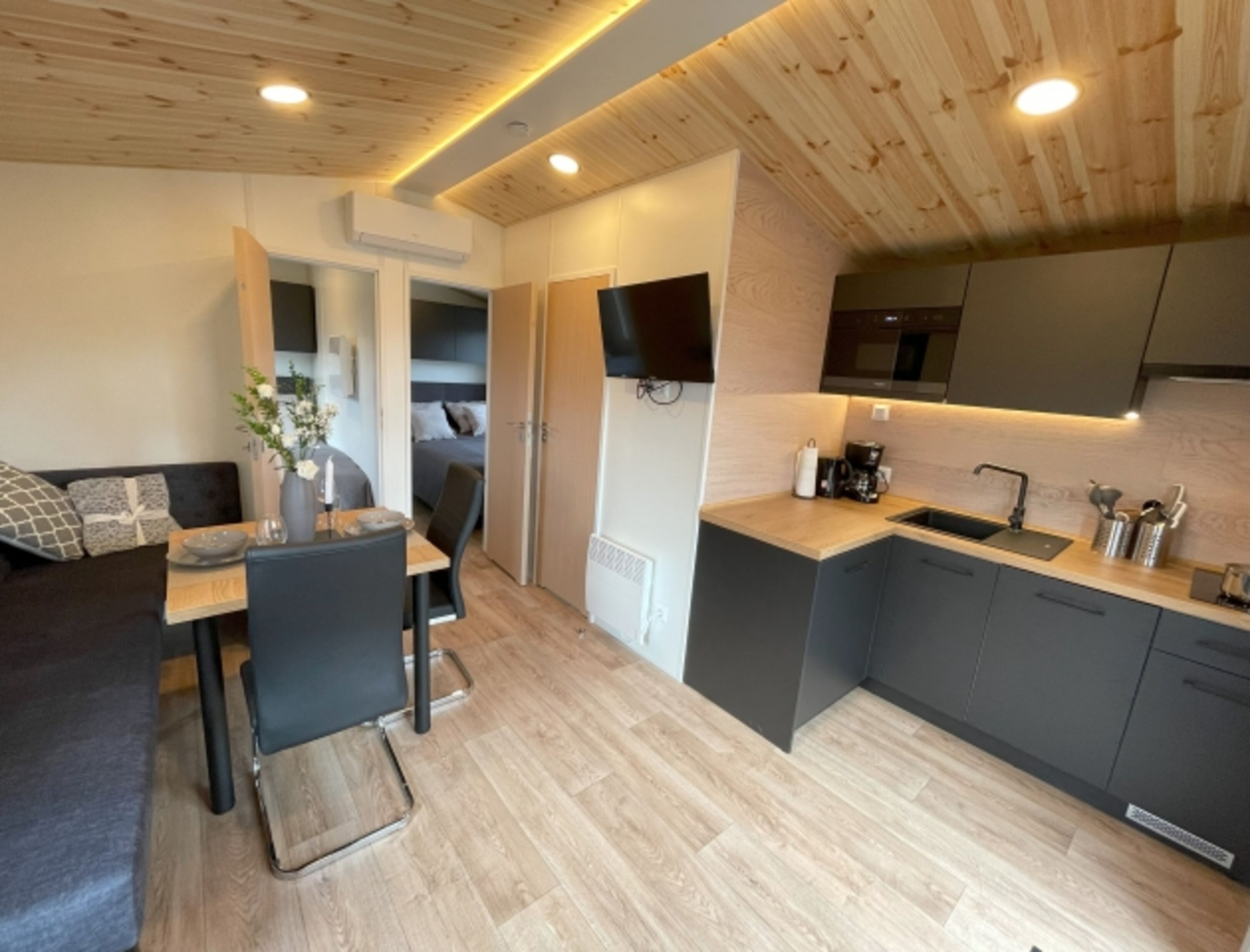 Naab Chalet Wohn- und Essbereich