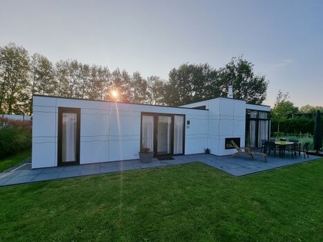 Gartenansicht auf den Schlaf- und Badbereich