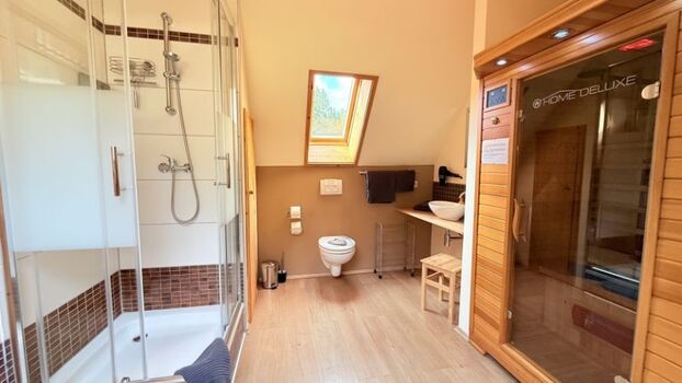 Tageslichtbad mit Infrarotsauna