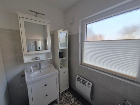 Waschtisch im Bad Ferienhaus Helmsand 3 Friedrichskoog Nordsee