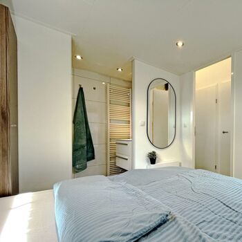 Schlafzimmer Nr. 1 mit Duschbad