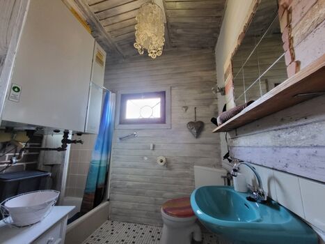 Ihr Badezimmer mit Dusche und WC