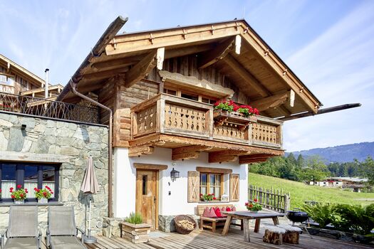 Sonnenplatz vor dem Chalet