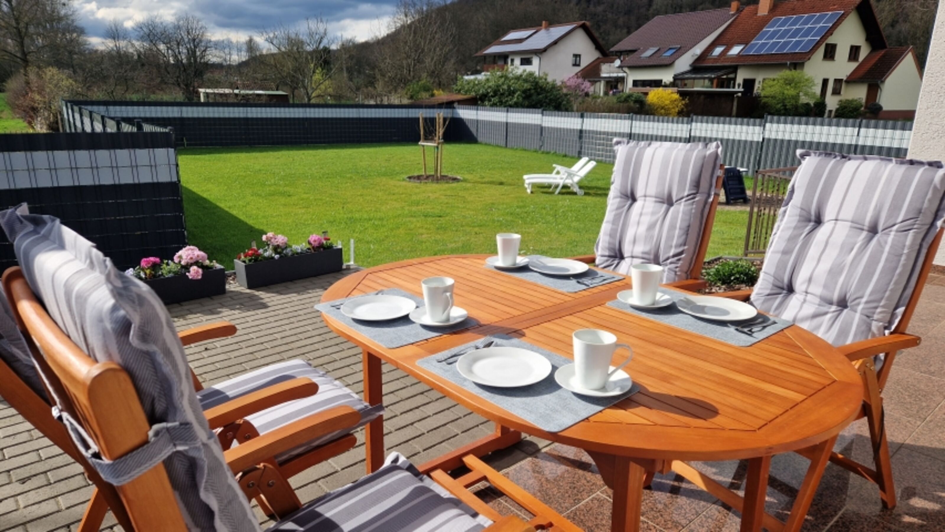 Terrasse und Garten