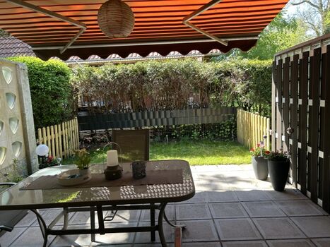 Terrasse mit Markise