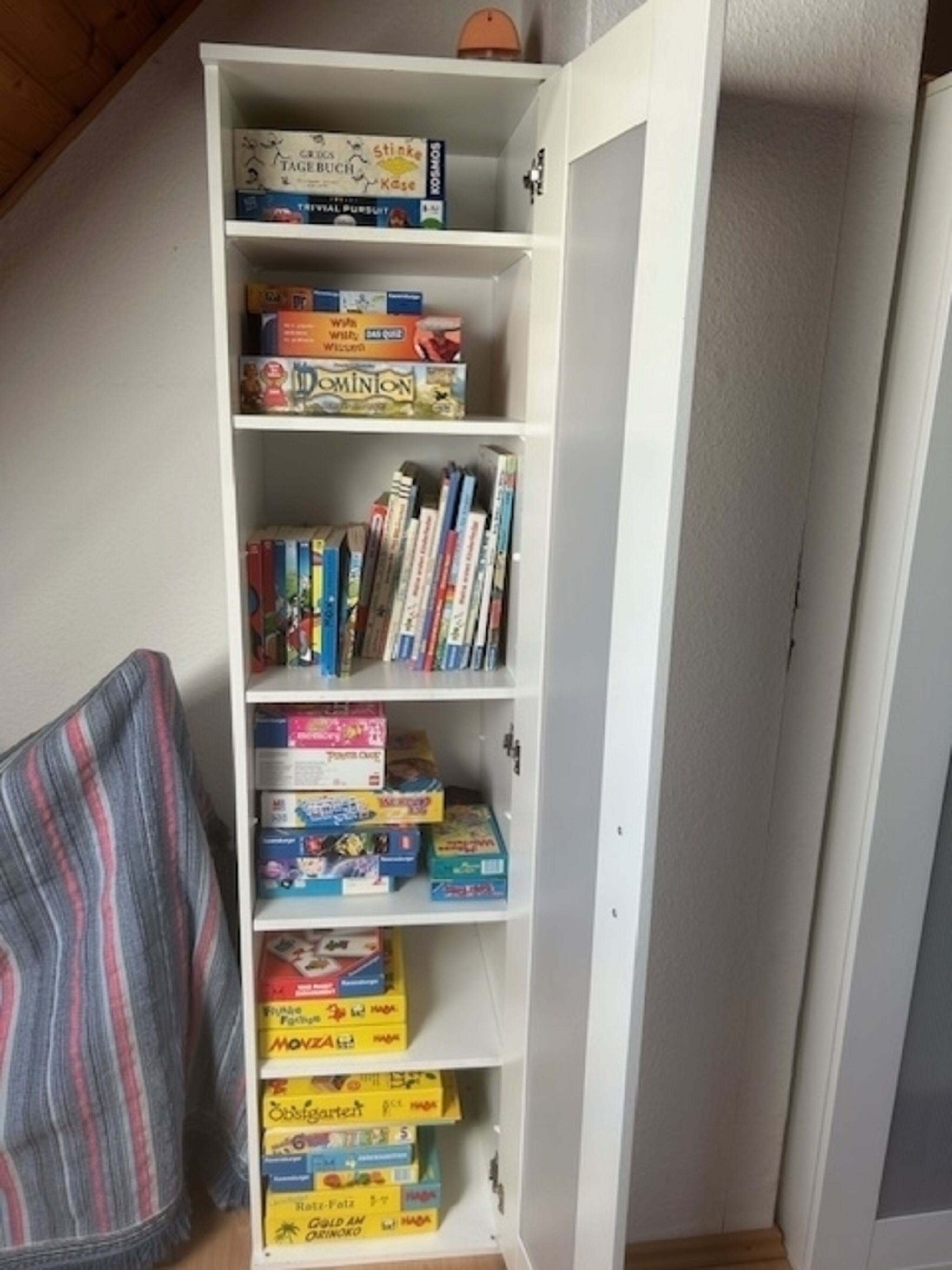 Spielschrank