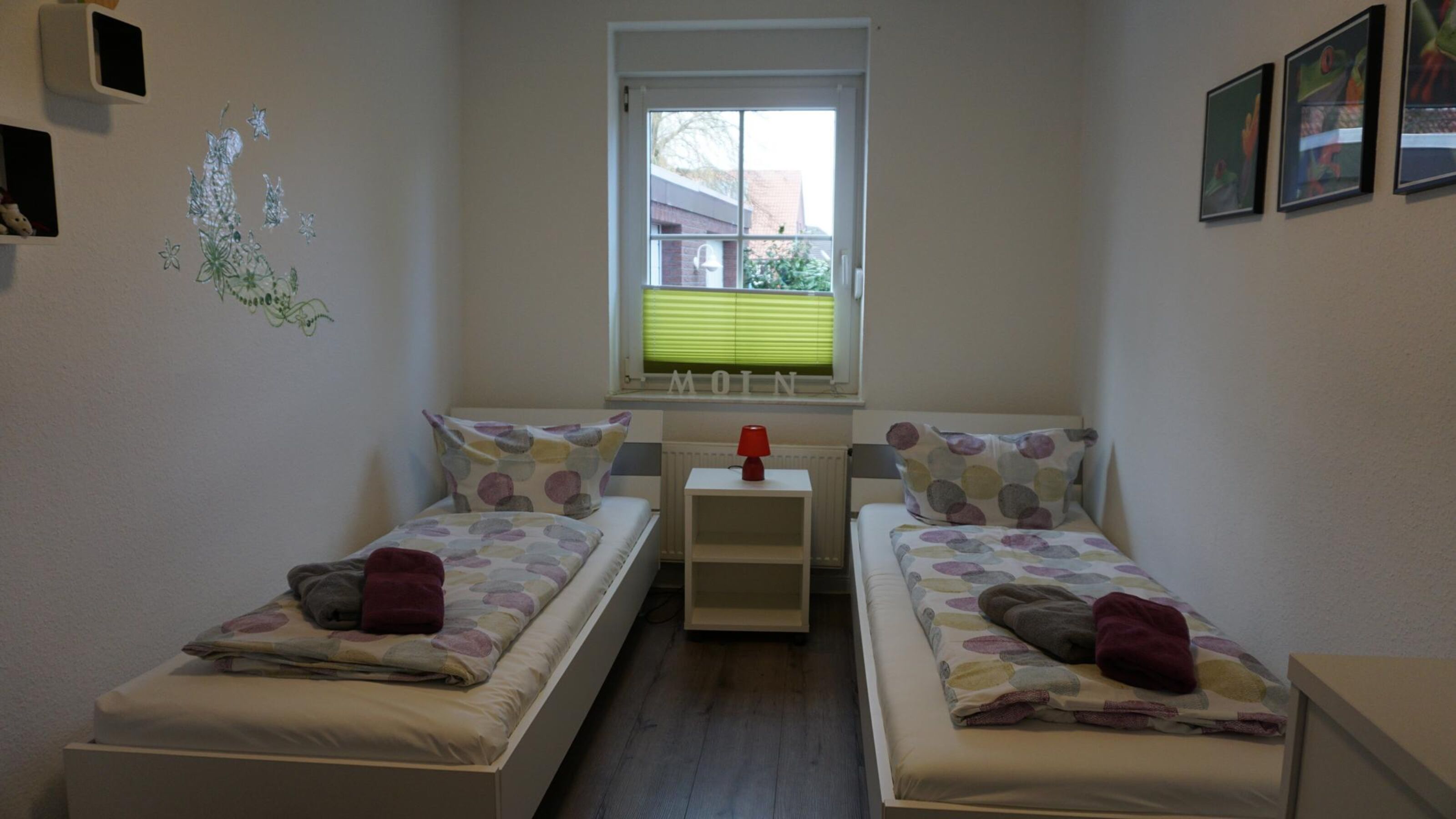 Schlafzimmer EG mit zwei Einzelbetten