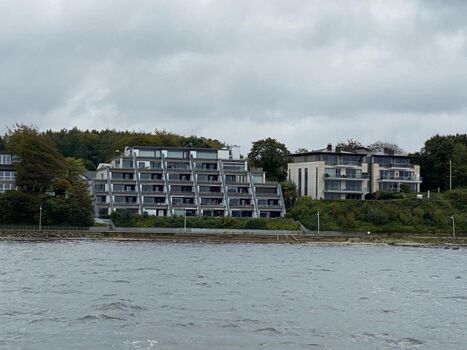 Das Ferienhaus liegt direkt am Glücksburger Strand.