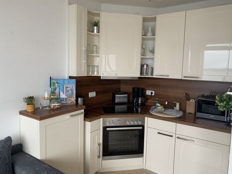 Die helle Küche im Ferienobjekt Fördesand.