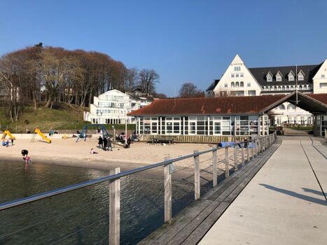 Strand vor der Tür.