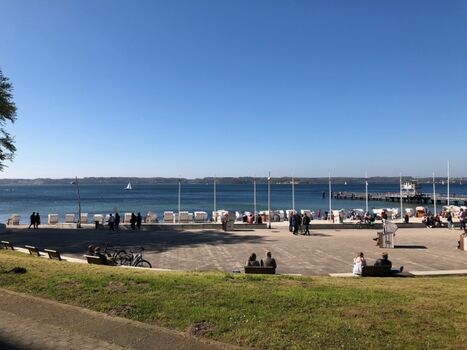 Tolle Promenade mit Cafe`s und Restaurant`s