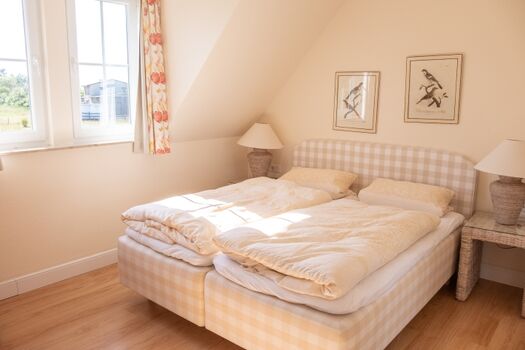 Schlafzimmer mit Haestens Boxspringbett