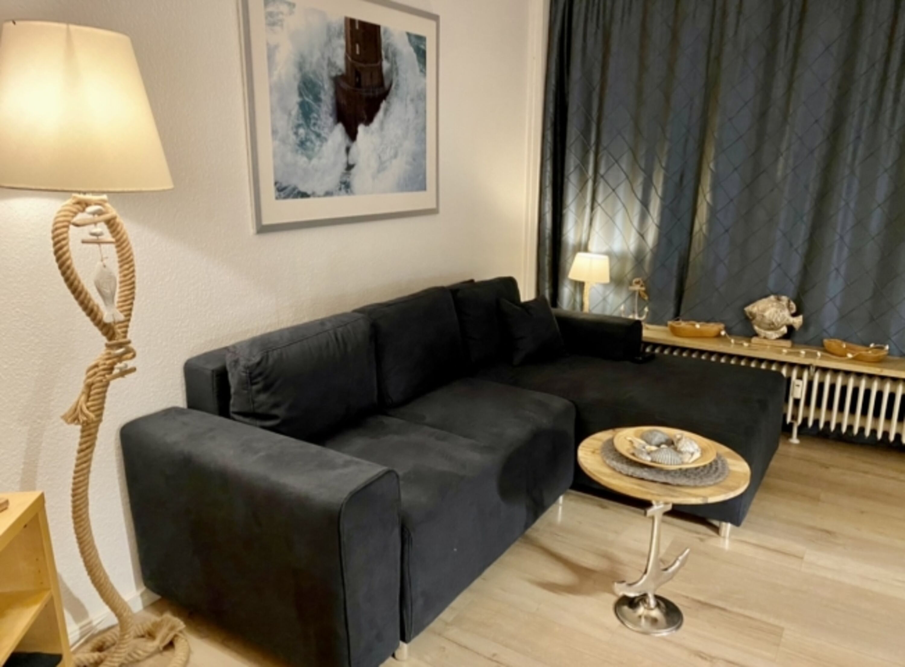 Wohnzimmer mit ausziehbarer Schlafcouch Guido Maria Kretschmer