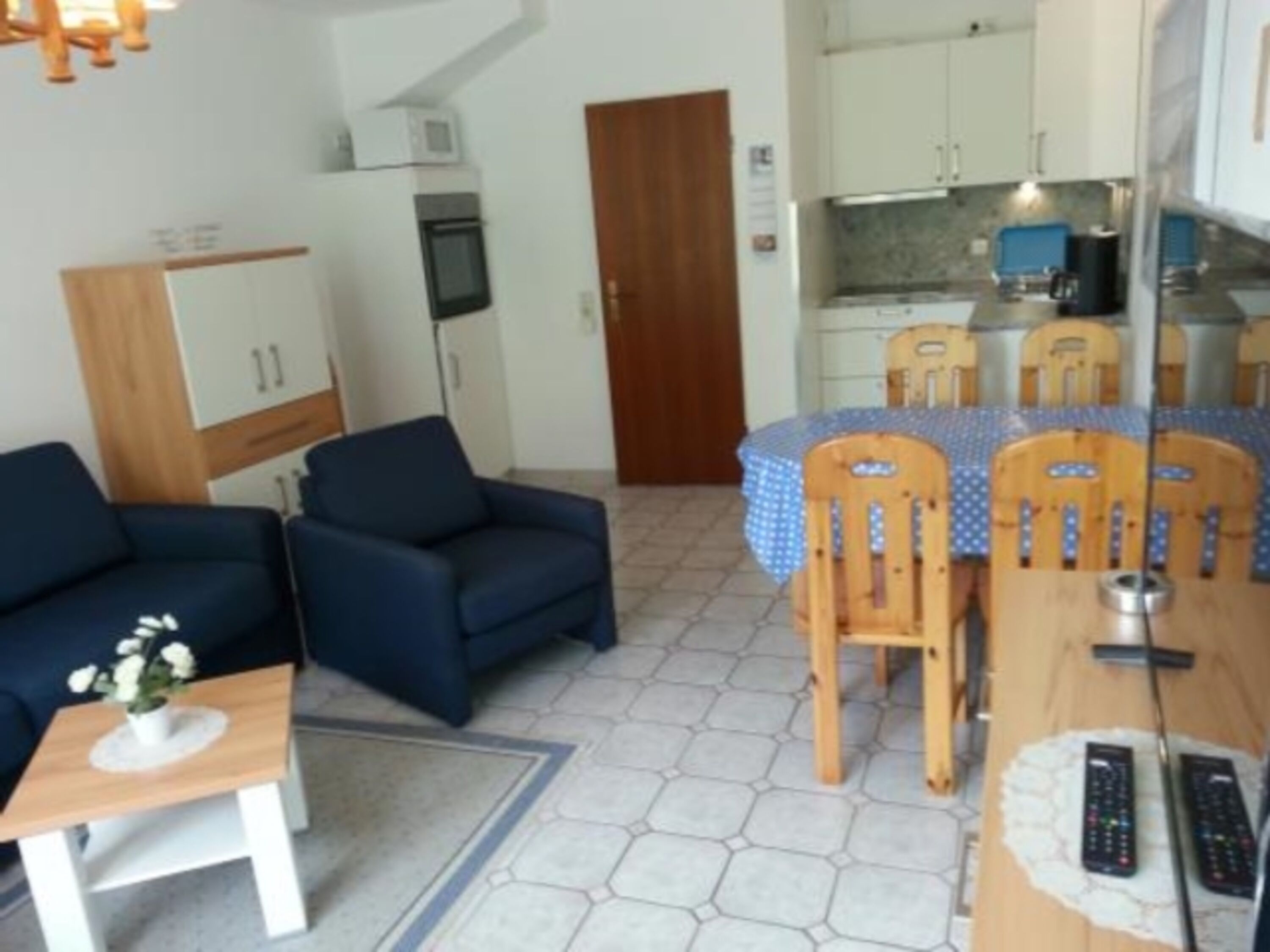 Wohnzimmer im EG mit offener Küche