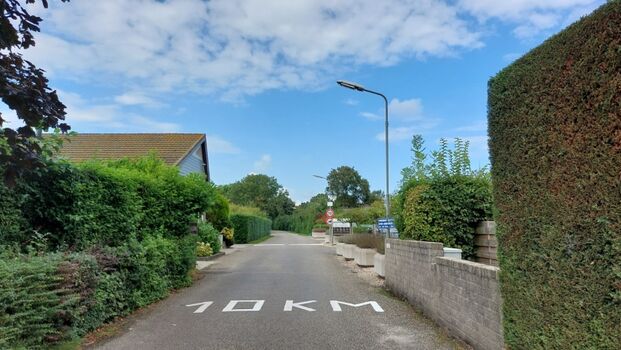 Einfahrt in den Bungalowpark