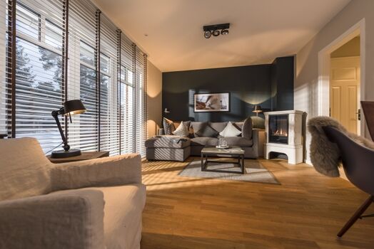 Wohnbereich mit Kamin