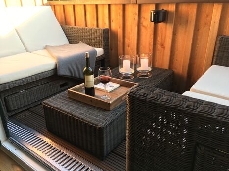Loggia mit herausziehbarem Tisch