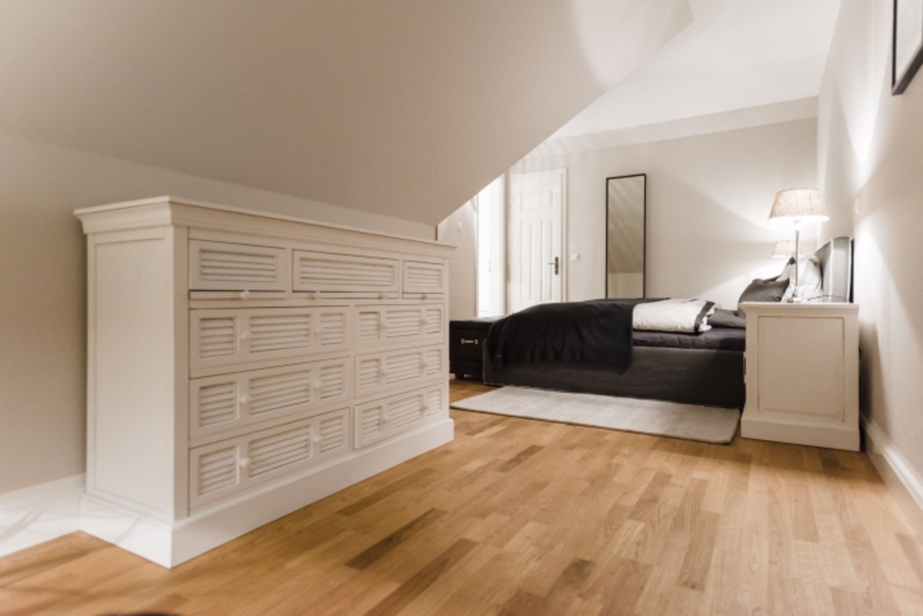 Studio-Schlafzimmer mit Leseecke