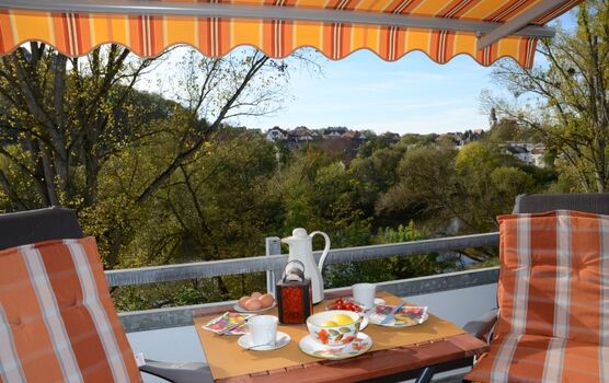 Balkon mit Blick auf Nahe und Ebernburg