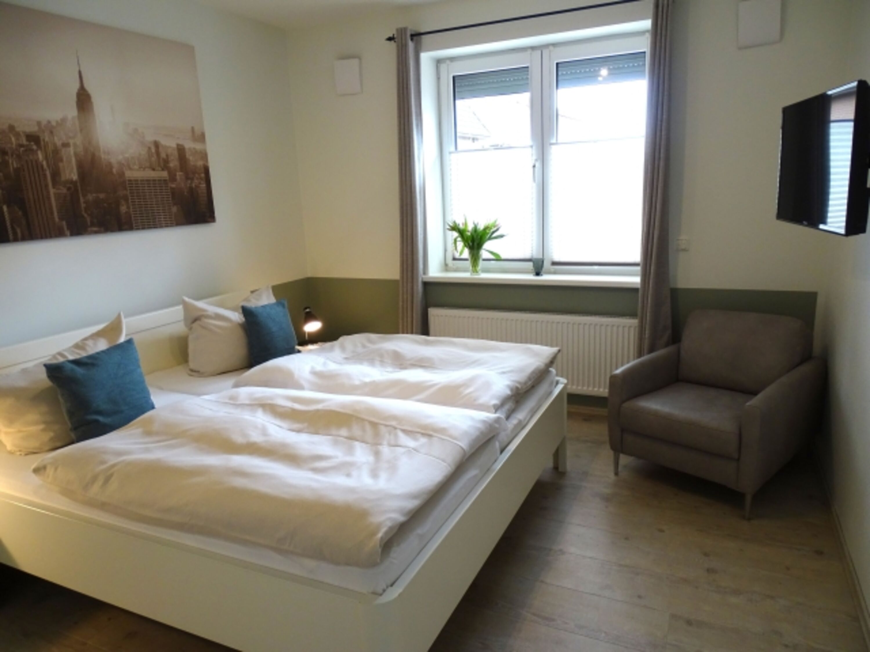 Schlafzimmer 1
