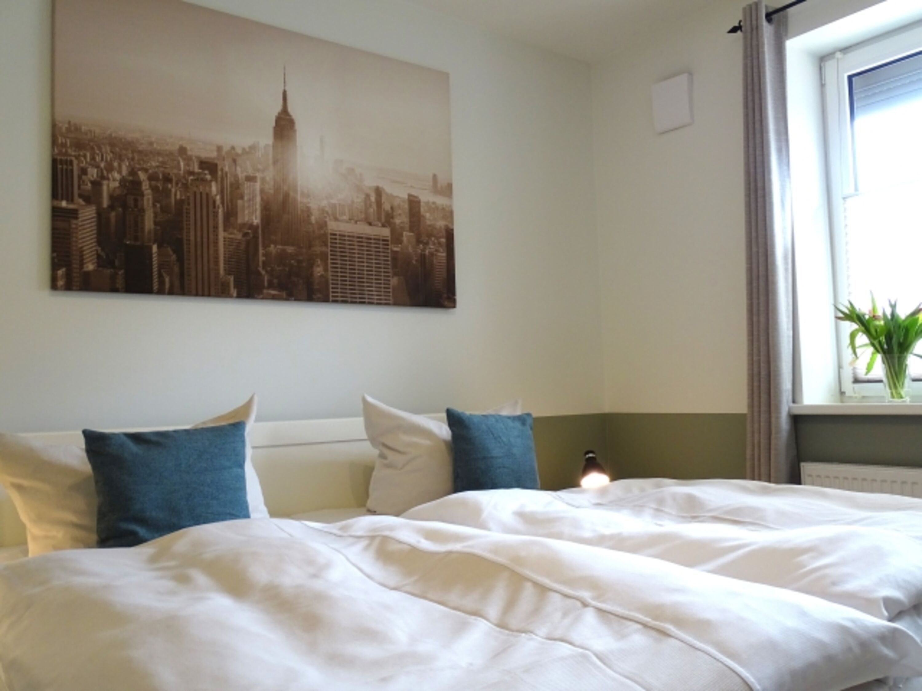 Schlafzimmer 1