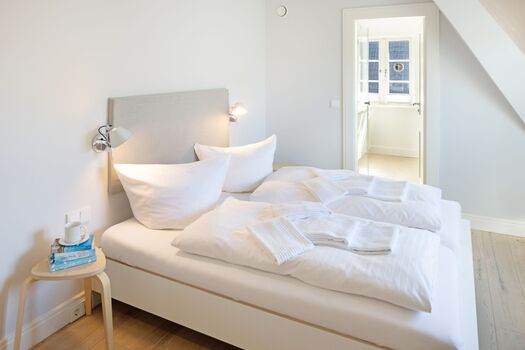 Schlafzimmer eins im OG mit Bad en Suite