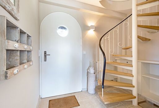 Flur EG und Eingangsbereich