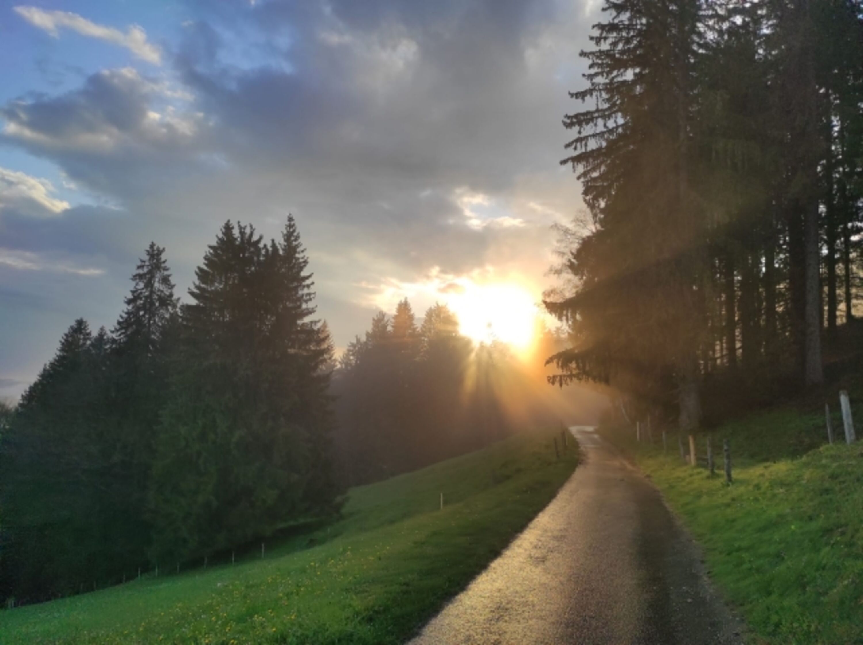 Sonnenuntergang in den Bergen
