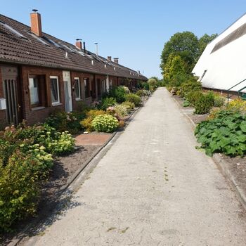 Weg zum Haus auf dem Reiterhof