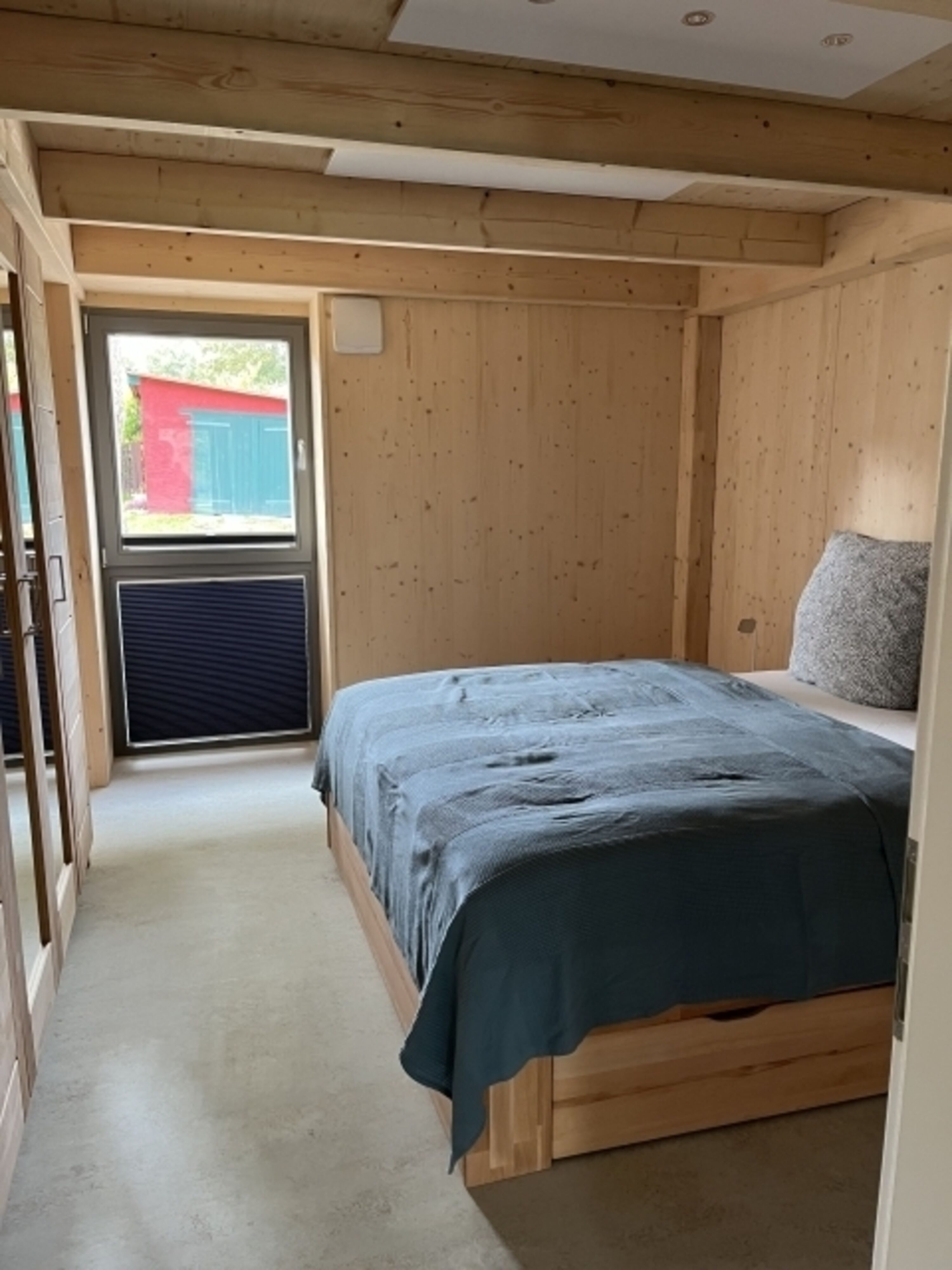 Schlafzimmer 1