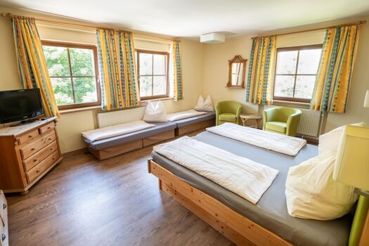 Zimmer mit Zustellbetten