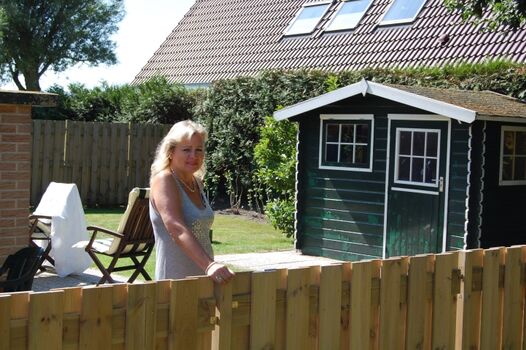 ko0mplette eingezäunter !!!Garten und Gartenhaus