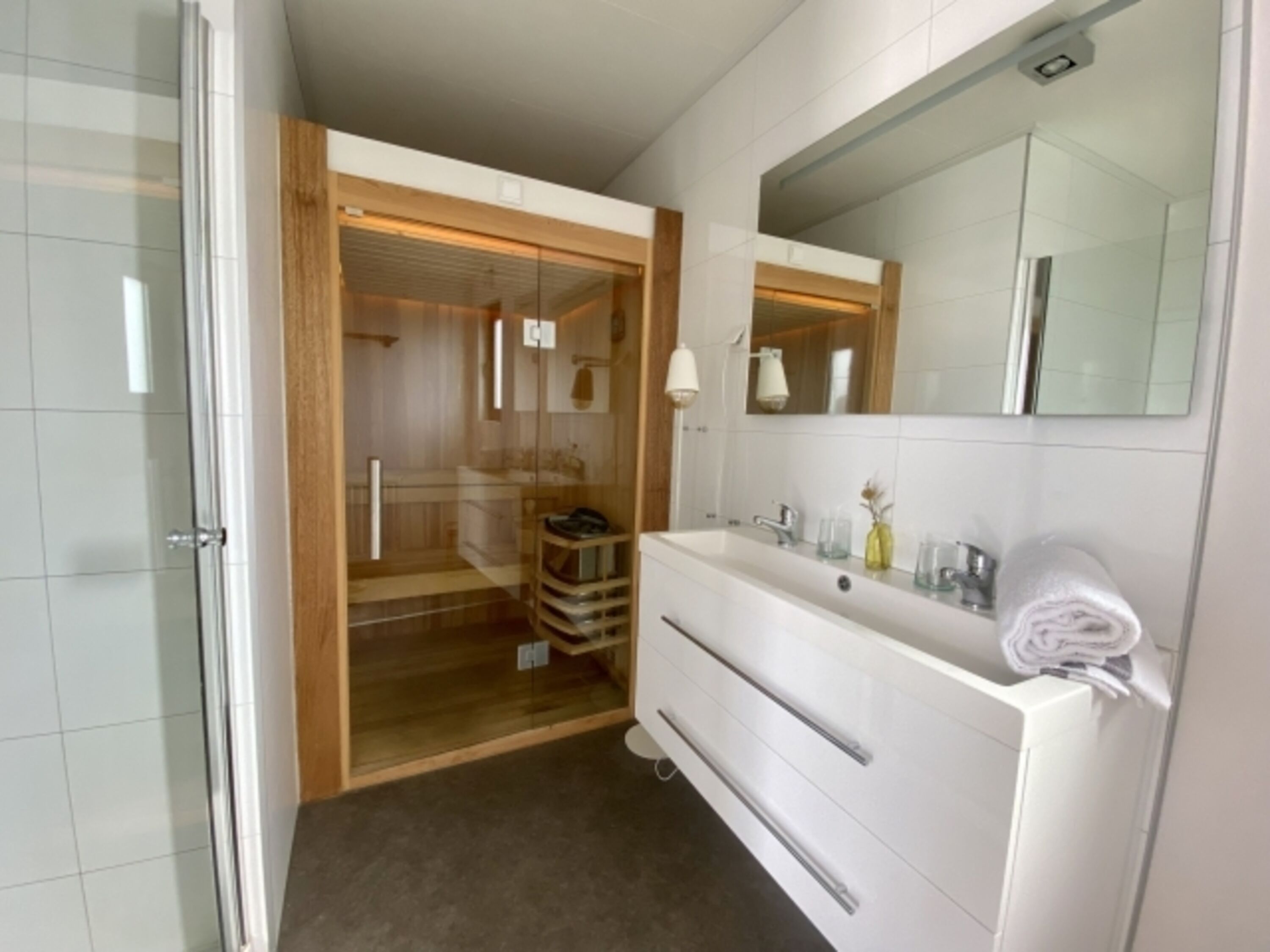 Bad mit Sauna 