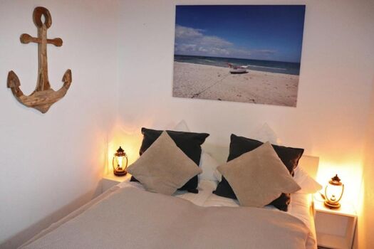 Schlafzimmer mit Doppelbett