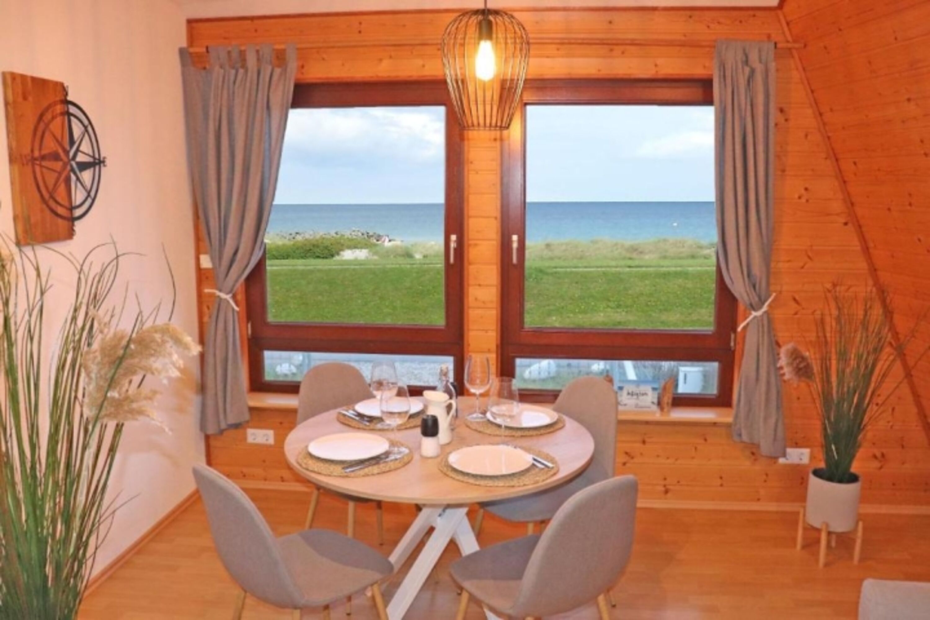 Panoramameerblick vom Wohnzimmer aus