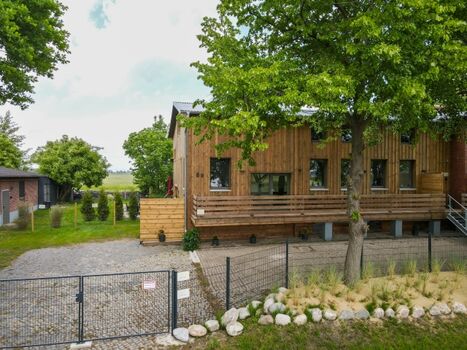 Großzügige Ferienwohnung in ruhiger Lage am Elbdeich. Gart ...