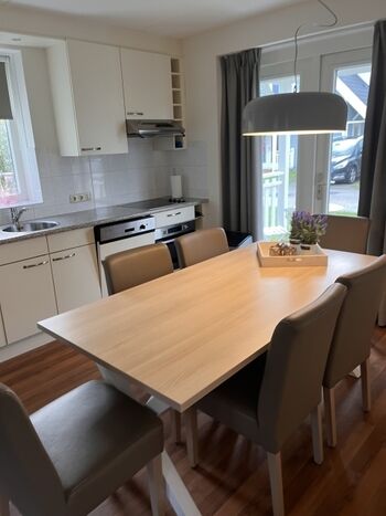 Küche mit Essbereich