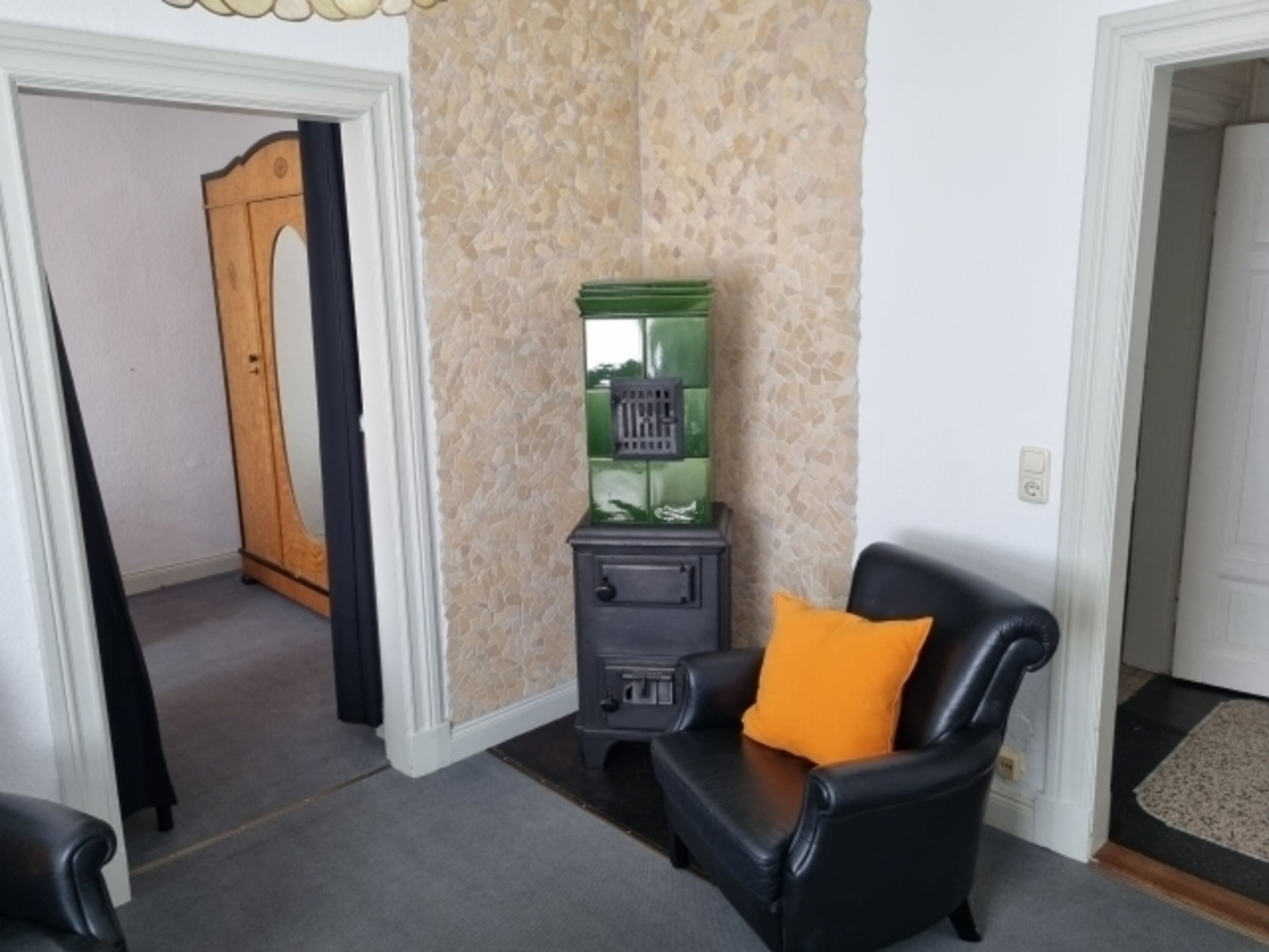 Kachelofen im Wohnzimmer