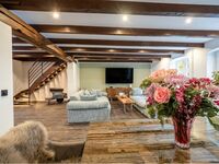 Modernes und großes Maisonette-Appartement in idyllischer U ...