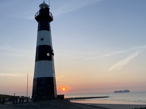 Leuchtturm, immer ein begehrter Aussichtspunk zum Sonnenuntergang