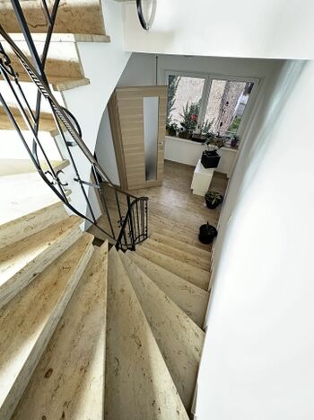Treppenhaus zur 2. Etage
